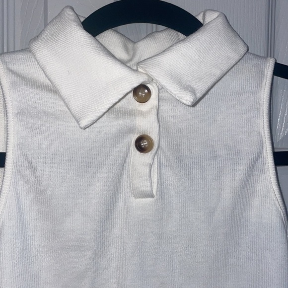 Shein, size small, white, crop top, with buttons on collar - Picture 6 of 8